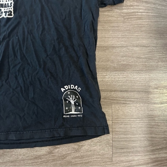 Adidas Originals 3M Reflective Graffiti Short Sleeve BS3167 Graphic T-Shirt - Picture 5 of 12